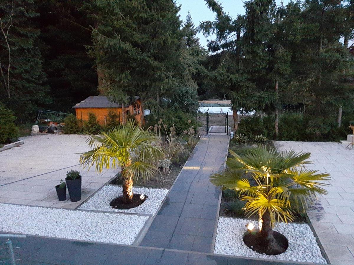 Design Apartment- 24H Self-Check-In - Bis 4 Pers - Parkplatz - Wifi - Balkon -Terrasse - In Direkter Weihernaehe - Radwege Schiffweiler Exterior photo